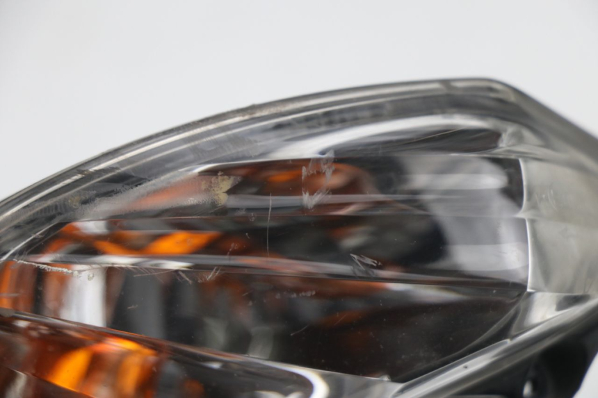 photo de VORNE LINKS BLINKER HONDA PCX (JF28) 125 (2009 - 2011) - Zoom auf Gebrauchszustand