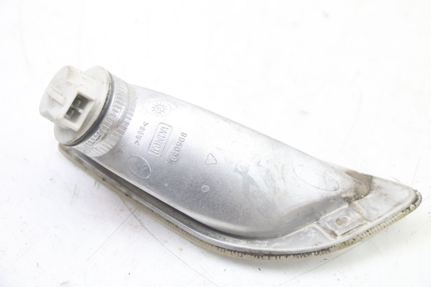 photo de VORNE LINKS BLINKER PIAGGIO VESPA LX IE 125 (2010 - 2012) - Details der Befestigungspunkte