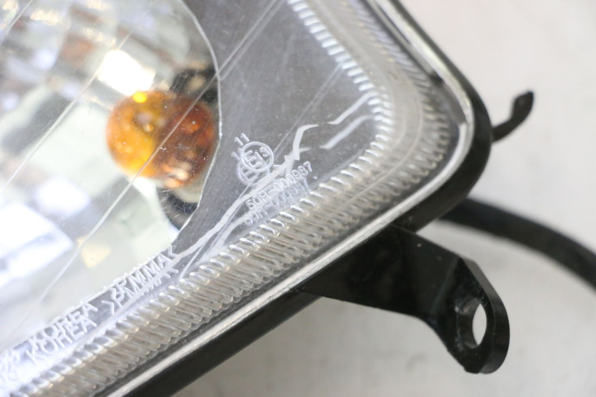photo de VORNE LINKS BLINKER DAELIM S2 125 (2006 - 2007) - Details der Befestigungspunkte