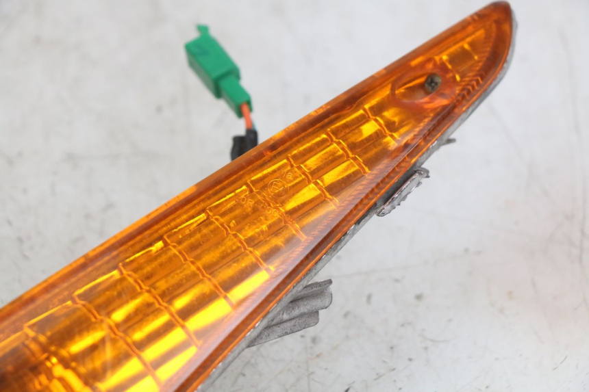 photo de LINKS VORDERES BLINKLICHT HONDA SCV LEAD 100 (2003 - 2007) - Detailansicht des Bauteils