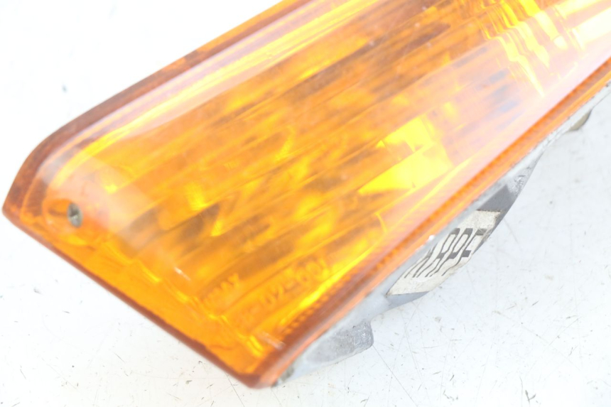 photo de LINKS VORDERES BLINKLICHT HONDA SCV LEAD 100 (2003 - 2007) - Technische Nahaufnahme