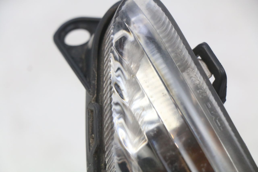 photo de LINKS VORDERES BLINKLICHT SUZUKI SIXTEEN 125 (2008 - 2010) - Detailansicht des Bauteils