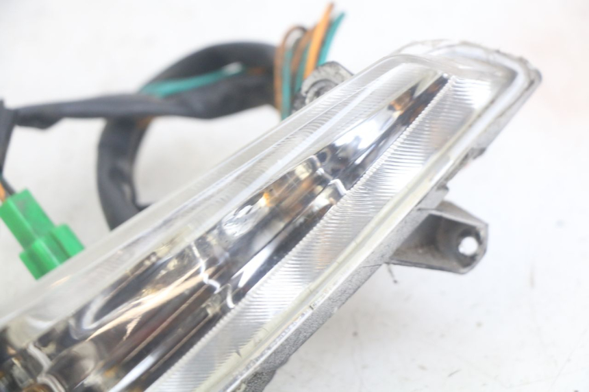 photo de LINKS VORDERES BLINKLICHT PEUGEOT TWEET 4T 50 (2010 - 2014) - Zoom auf Gebrauchszustand