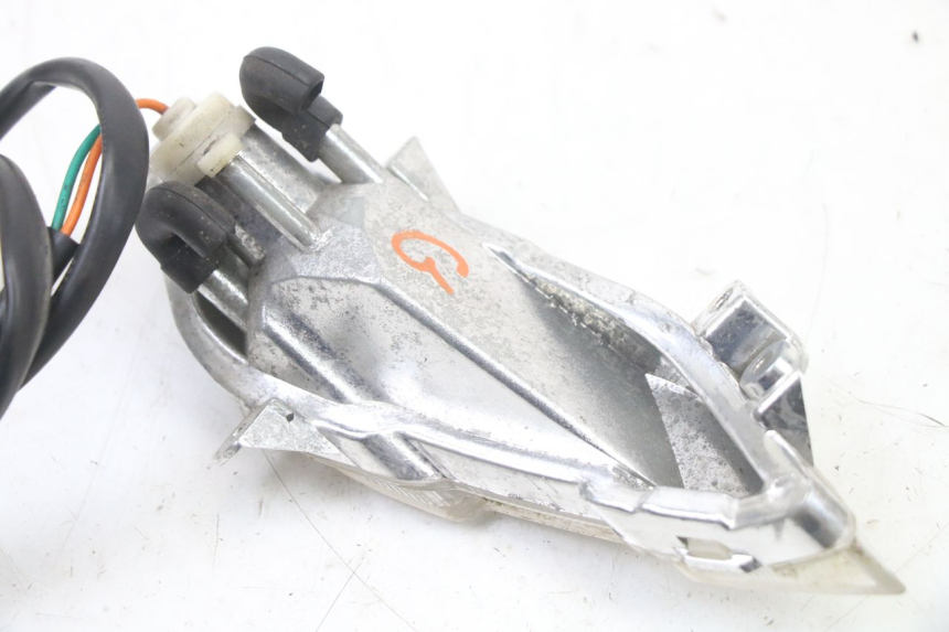 photo de VORNE LINKS BLINKER PEUGEOT TWEET PRO CARGO 50 (2018 - 2022) - Details der Befestigungspunkte