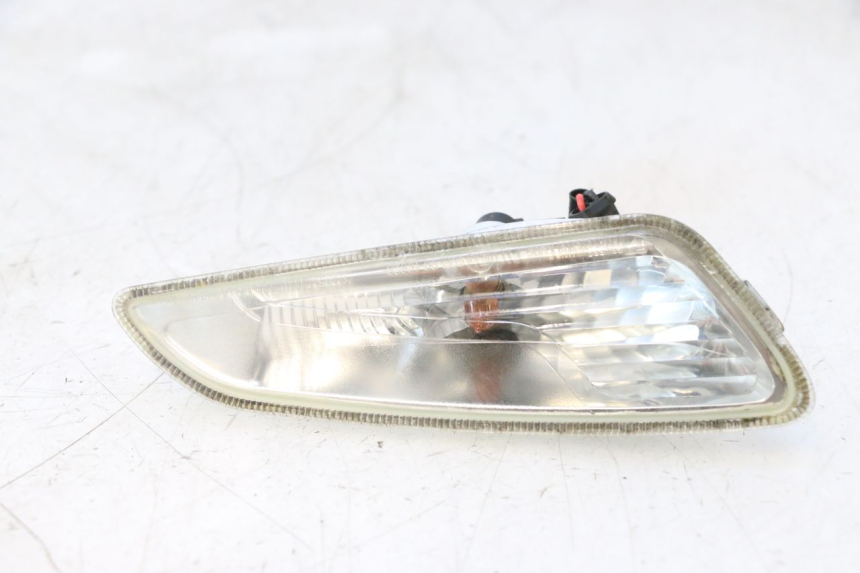 photo de LINKS VORDERES BLINKLICHT PIAGGIO VESPA PRIMAVERA 2T 50 (2013 - 2018) - Detailansicht des Bauteils