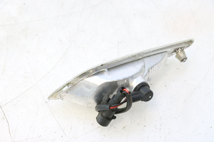 photo de LINKS VORDERES BLINKLICHT PIAGGIO VESPA PRIMAVERA 2T 50 (2013 - 2018) - Technische Nahaufnahme