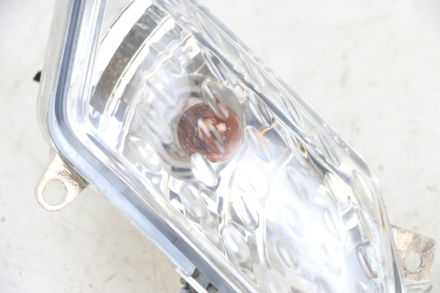 photo de LINKS VORDERES BLINKLICHT YAMAHA XMAX X-MAX 125 (2006 - 2009) - Details der Befestigungspunkte