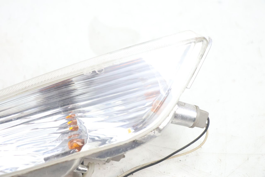 photo de VORNE LINKS BLINKER PIAGGIO X8 STREET 125 (2006 - 2007) - Zoom auf Gebrauchszustand