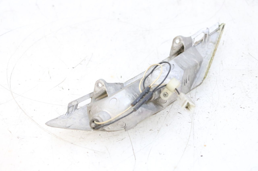 photo de LINKS VORDERES BLINKLICHT PIAGGIO X8 125 (2004 - 2007) - Details der Befestigungspunkte