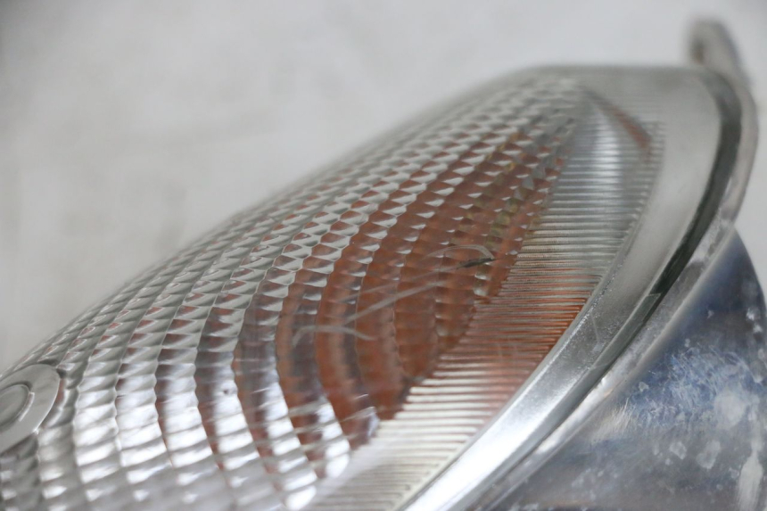 photo de VORNE LINKS BLINKER YAMAHA YP MAJESTY 125 (2002 - 2006) - Technische Nahaufnahme