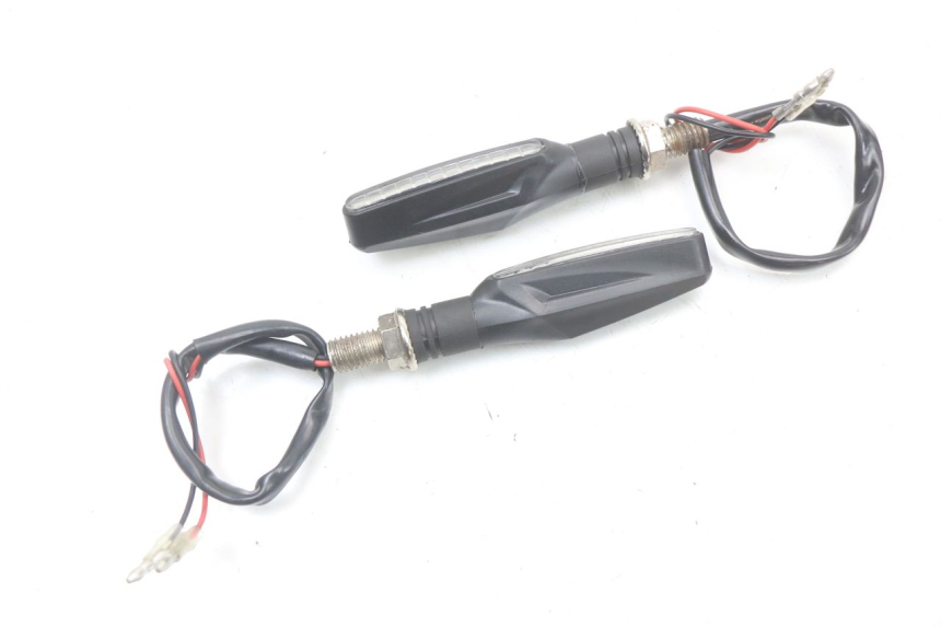 photo de VORNE BLINKER HYOSUNG GTR 125 (2006 - 2008) - Alternative Perspektive