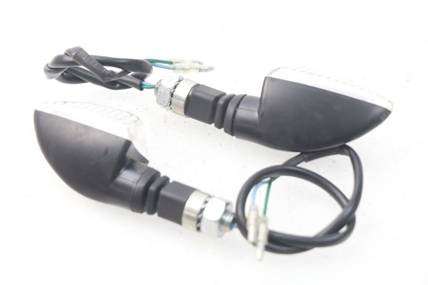 photo de VORNE BLINKER PEUGEOT METROPOLIS 400 (2017 - 2020) - Zoom auf Gebrauchszustand