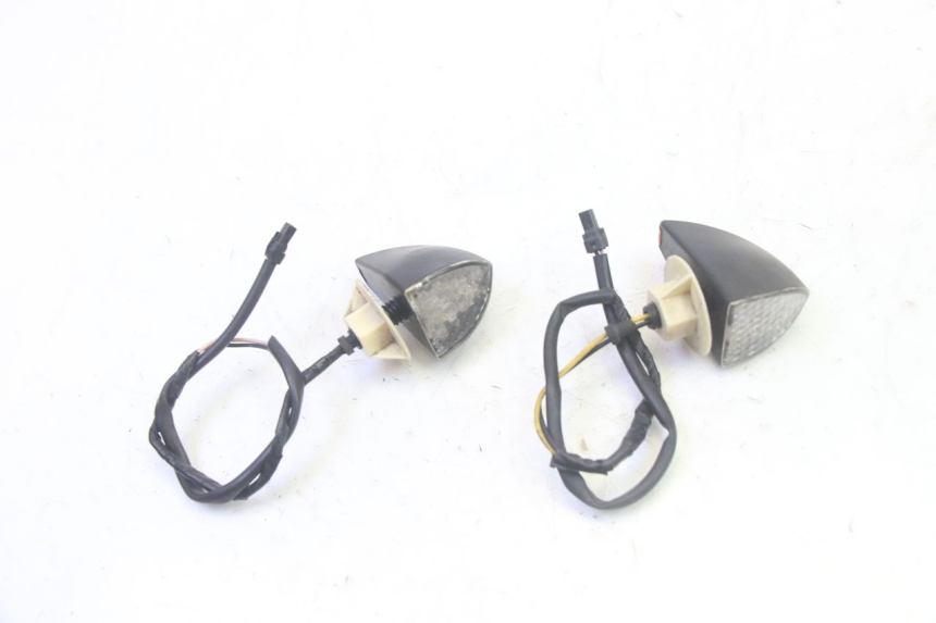 photo de VORNE BLINKER PIAGGIO MP3 RL 250 (2006 - 2010) - Detailansicht des Bauteils