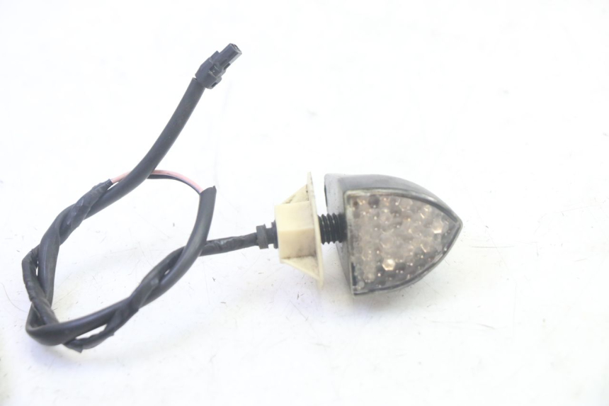 photo de VORNE BLINKER PIAGGIO MP3 RL 250 (2006 - 2010) - Alternative Perspektive