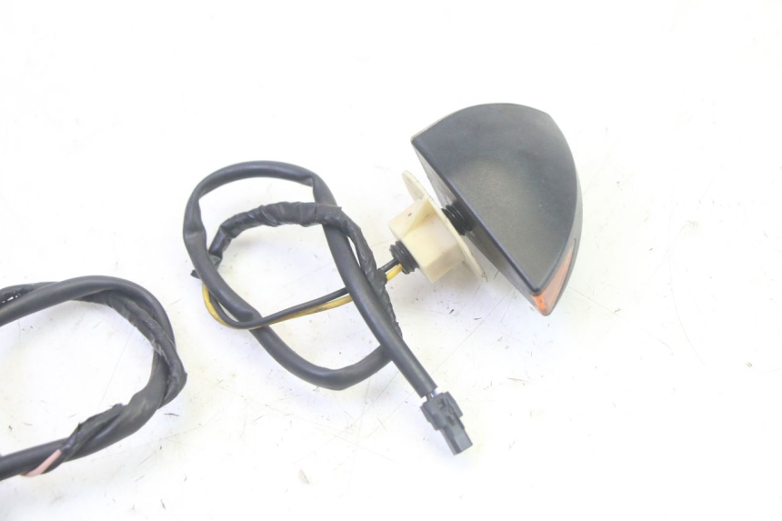 photo de VORNE BLINKER PIAGGIO MP3 RL 250 (2006 - 2010) - Details der Befestigungspunkte