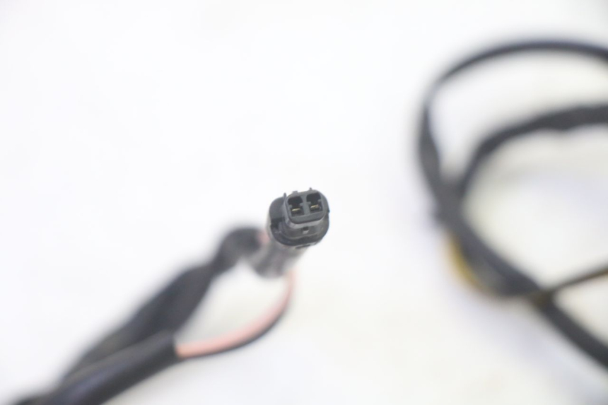 photo de VORNE BLINKER PIAGGIO MP3 RL 250 (2006 - 2010) - Oberflächenzustand und Material