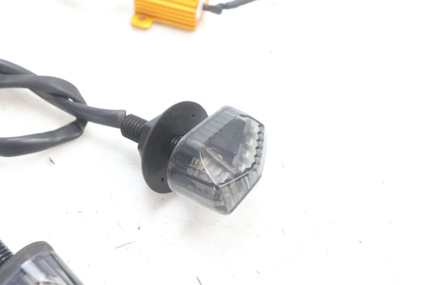 photo de VORNE BLINKER PIAGGIO MP3 500 (2016 - 2018) - Details der Befestigungspunkte