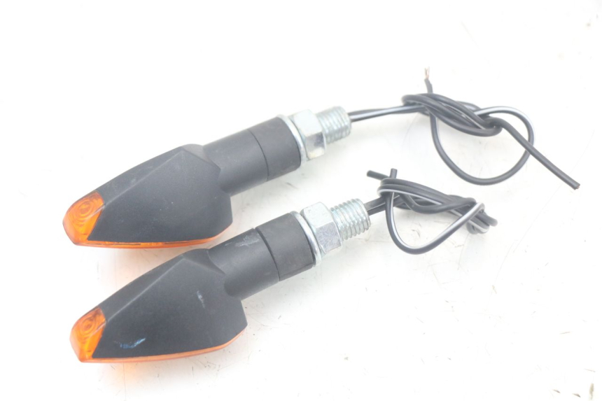 photo de VORDERBLINKER DERBI SENDA SM X-TREME 50 (2006 - 2010) - Kennzeichnungen und Originalreferenzen