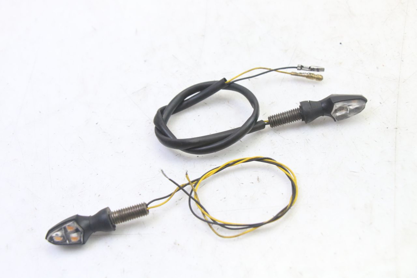 photo de VORNE BLINKER SUZUKI SV S 650 (2003 - 2009) - Hauptansicht