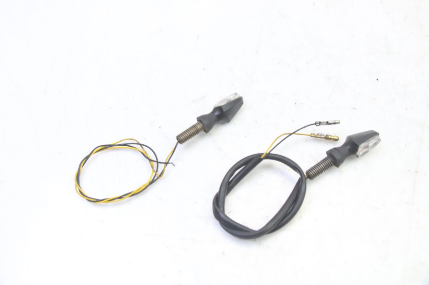 photo de VORNE BLINKER SUZUKI SV S 650 (2003 - 2009) - Detailansicht des Bauteils