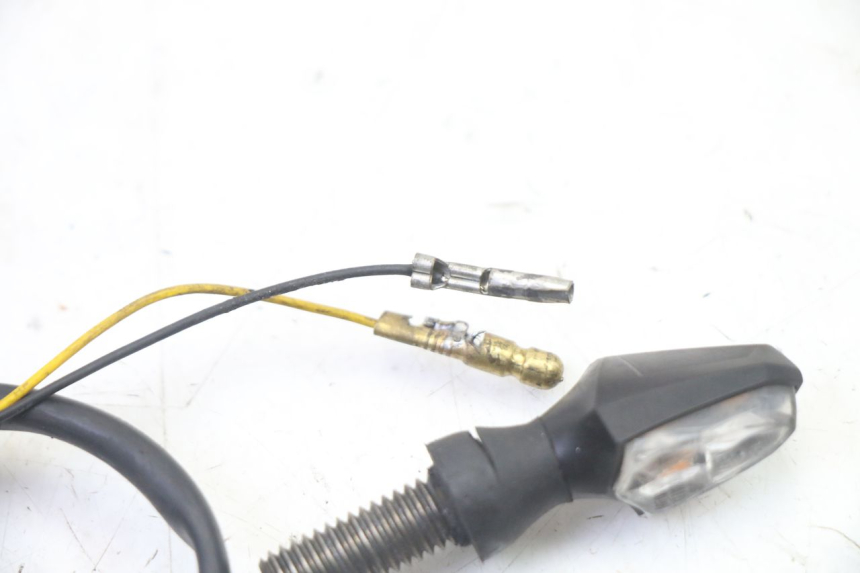 photo de VORNE BLINKER SUZUKI SV S 650 (2003 - 2009) - Oberflächenzustand und Material