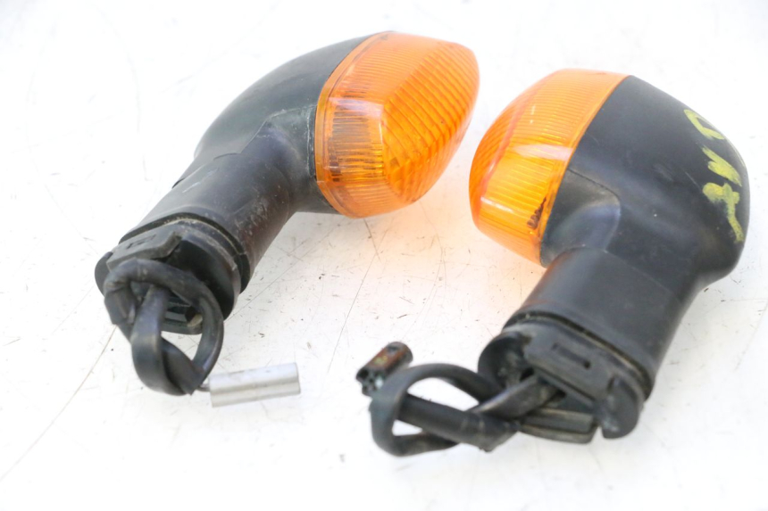 photo de VORNE BLINKER YAMAHA TDM ABS 900 (2002 - 2014) - Technische Nahaufnahme