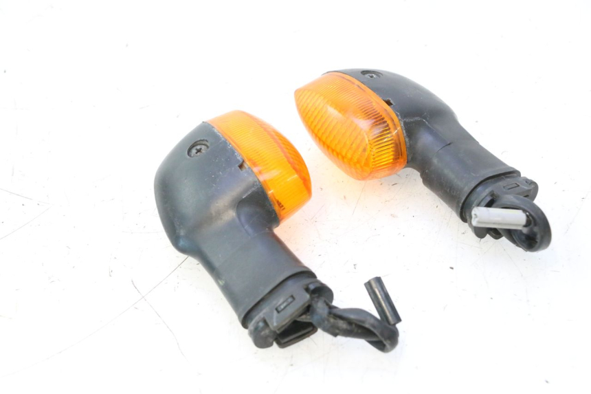 photo de VORNE BLINKER YAMAHA TDM ABS 900 (2002 - 2014) - Details der Befestigungspunkte