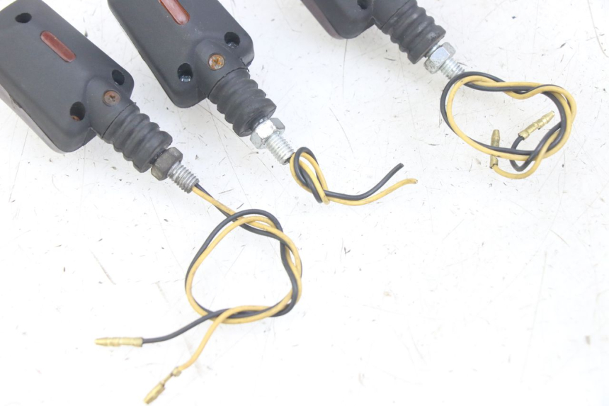 photo de VORNE BLINKER YAMAHA XJN DIVERSION 600 (2000 - 2003) - Detailansicht des Bauteils