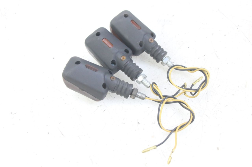 photo de VORNE BLINKER YAMAHA XJN DIVERSION 600 (2000 - 2003) - Zoom auf Gebrauchszustand