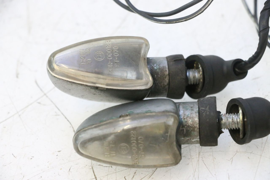 photo de VORNE BLINKER YAMAHA XJR 1300 (1998 - 2002) - Details der Befestigungspunkte