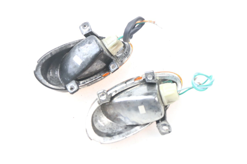 photo de VORNE BLINKER KINROAD XT T-8 125 (2006 - 2006) - Gesamtansicht des Produkts