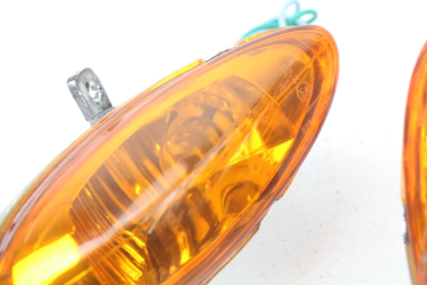 photo de VORNE BLINKER KINROAD XT T-8 125 (2006 - 2006) - Kennzeichnungen und Originalreferenzen