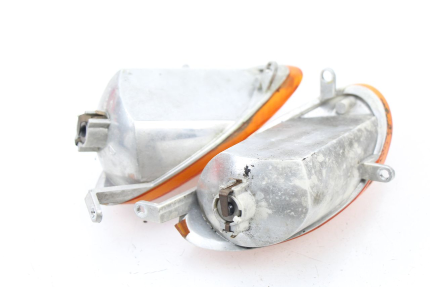 photo de VORNE BLINKER YAMAHA YP MAJESTY 125 (1998 - 2001) - Technische Nahaufnahme