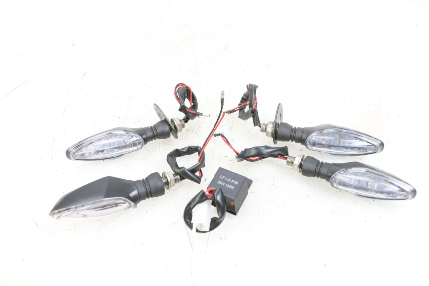 photo de VORNE BLINKER KAWASAKI ZR 7 750 (1999 - 2004) - Hauptansicht