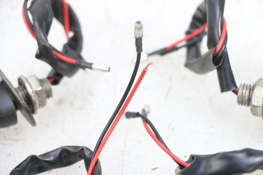 photo de VORNE BLINKER KAWASAKI ZR 7 750 (1999 - 2004) - Weitere Ansicht des Artikels