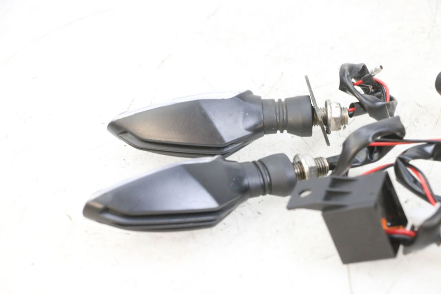 photo de VORNE BLINKER KAWASAKI ZR 7 750 (1999 - 2004) - Gesamtansicht des Produkts