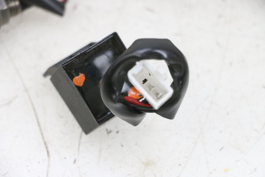 photo de VORNE BLINKER KAWASAKI ZR 7 750 (1999 - 2004) - Geprüftes Gebrauchtteil