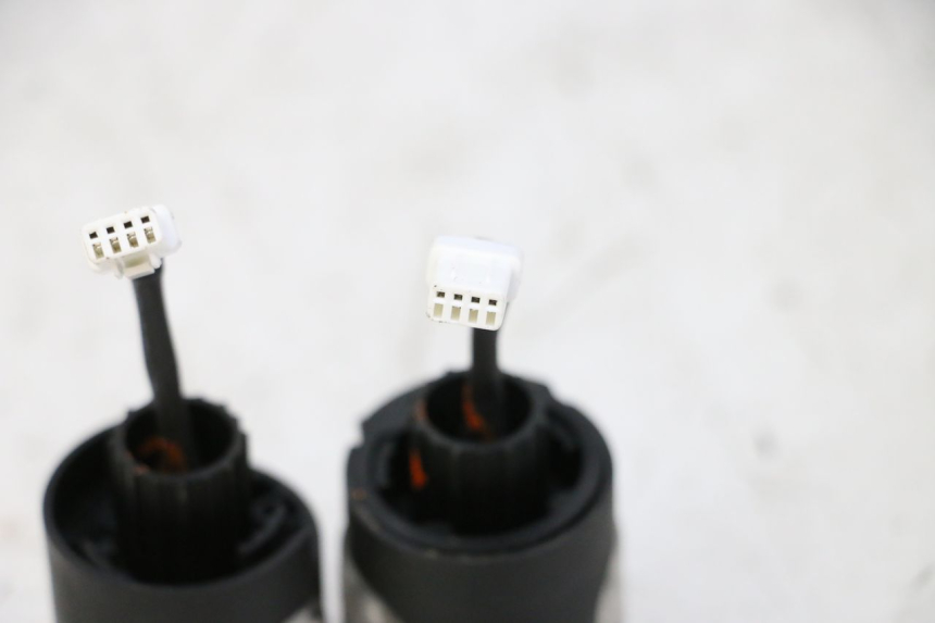 photo de VORNE BLINKER SEGWAY NINEBOT ZT3 PRO 1 - Alternative Perspektive