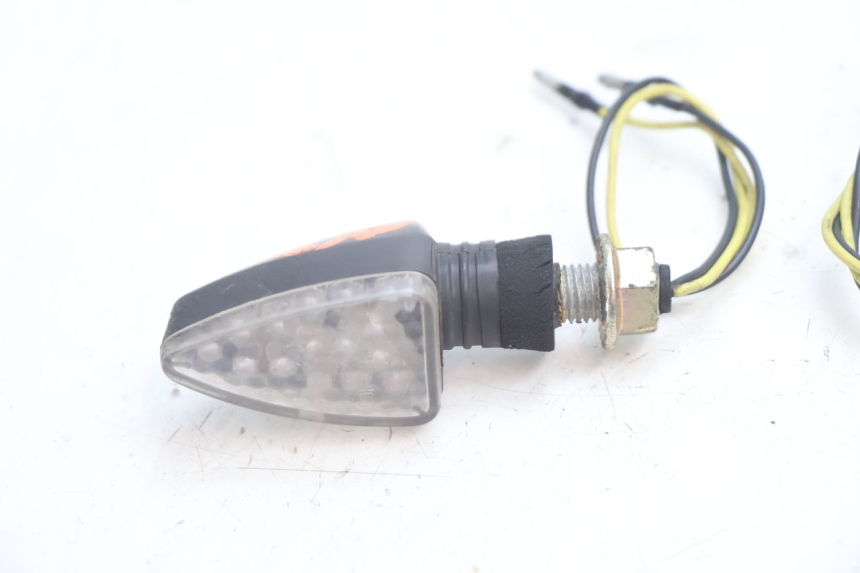 photo de VORNE BLINKER KAWASAKI ZX-6R ZX6R 600 (1995 - 1997) - Detailansicht des Bauteils