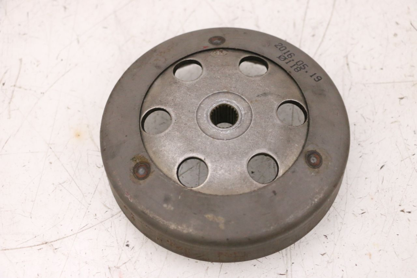 photo de KUPPLUNGSGLOCKE PEUGEOT KISBEE 4T 50 (2010 - 2017) - Technische Nahaufnahme