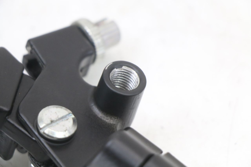 photo de KUPPLUNGSPUMPE ARCHIVE CAFE RACER 4T 50 (2019 - 2024) - Zoom auf Gebrauchszustand