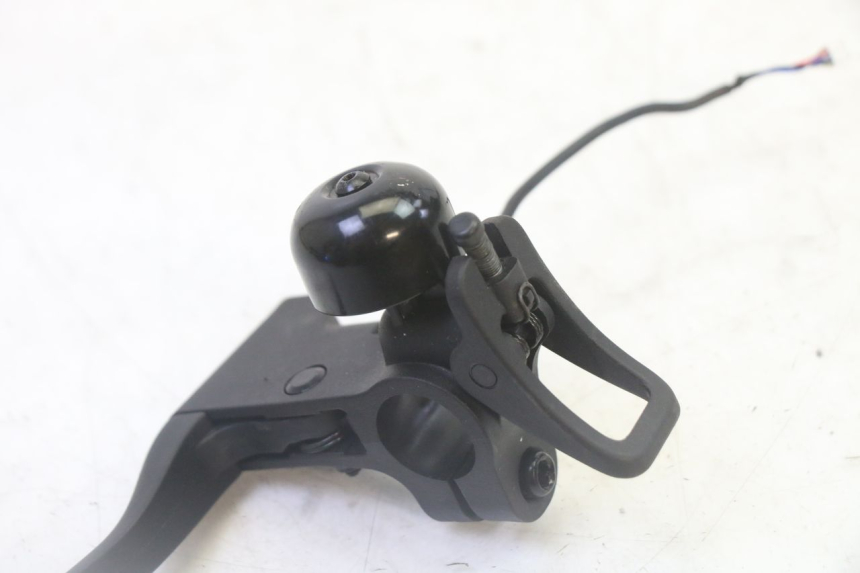 photo de LINKS BREMSENHEBEL SEGWAY NINEBOT F65I 1 - Zoom auf Gebrauchszustand