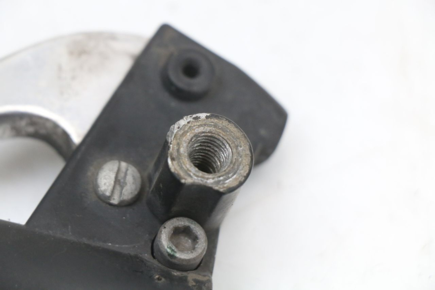 photo de BREMSARMATUR LINKS PIAGGIO FLY 4T 50 (2004 - 2010) - Details der Befestigungspunkte