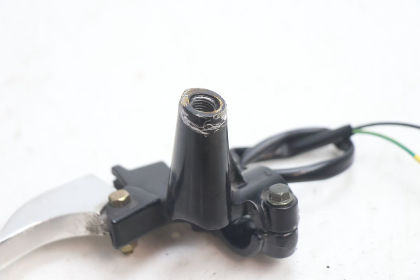 photo de BREMSARMATUR LINKS KYMCO MOVIE S 125 (2009 - 2018) - Details der Befestigungspunkte