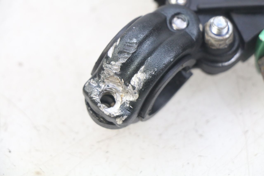 photo de LINKS BREMSHEBEL YCF PILOT 125 - Zoom auf Gebrauchszustand