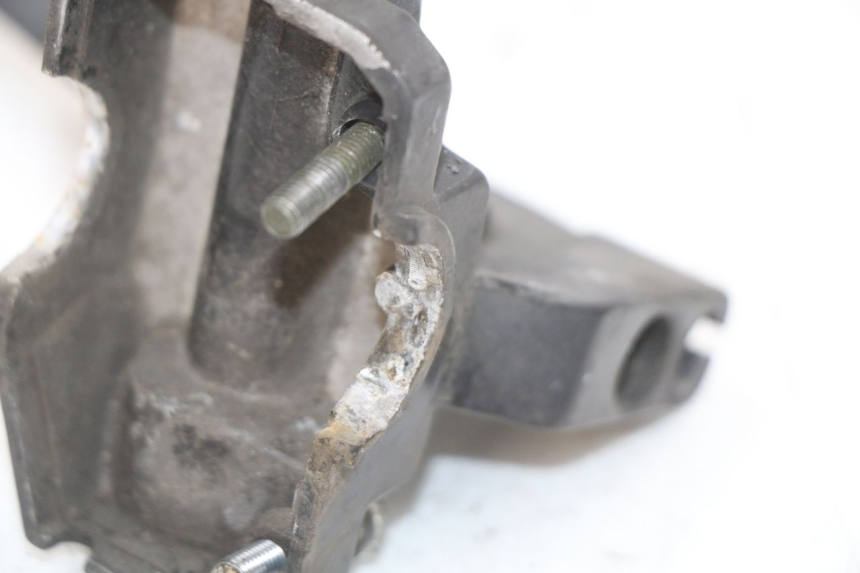 photo de BREMSARMATUR LINKS PEUGEOT VIVACITY NEW 4T 50 (2008 - 2017) - Details der Befestigungspunkte