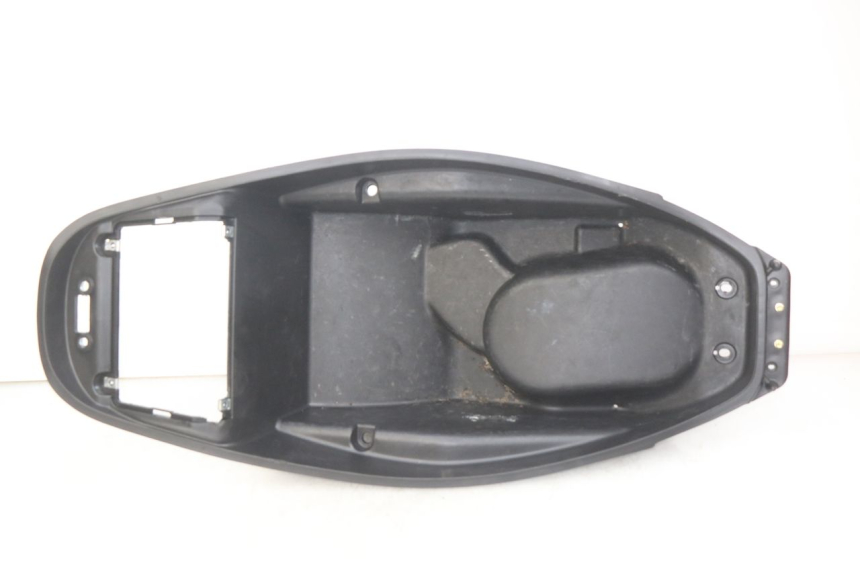 photo de SITZBANKABDECKUNG KYMCO AGILITY 16+ 4T 50 (2018 - 2023) - Hauptansicht