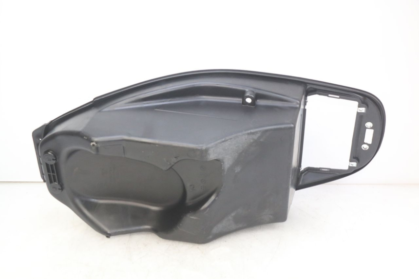 photo de SITZBANKABDECKUNG KYMCO AGILITY 16+ 4T 50 (2018 - 2023) - Technische Nahaufnahme