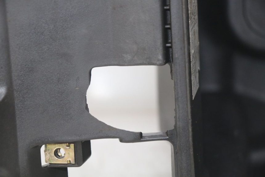 photo de SITZBANKABDECKUNG KYMCO AGILITY RS 4T 50 (2009 - 2013) - Details der Befestigungspunkte