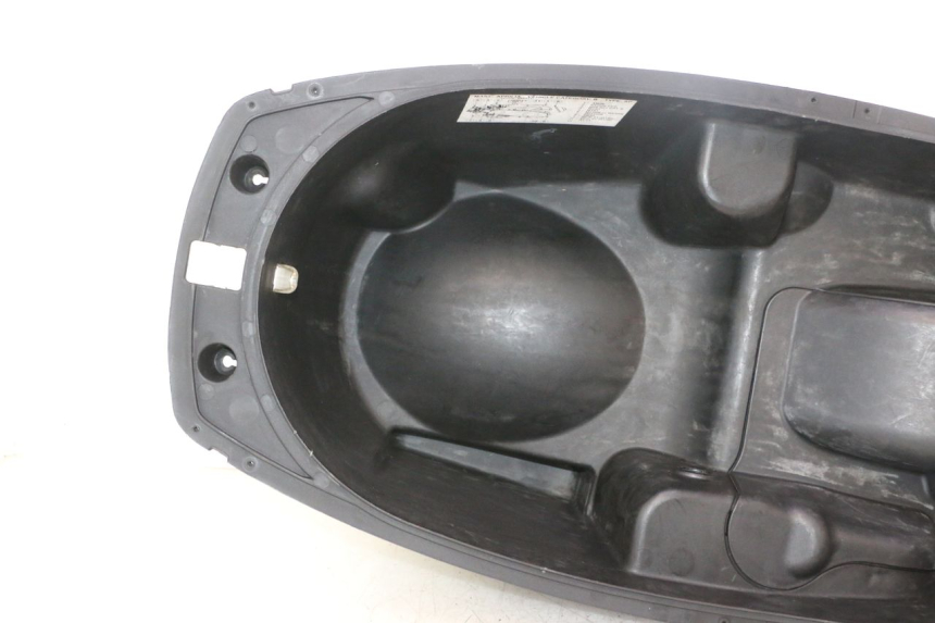 photo de HELMFACH APRILIA ATLANTIC S 125 (2010 - 2013) - Detailansicht des Bauteils